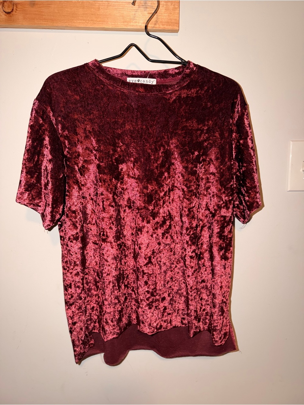 eye candy Crushed Velvet Short Sleeve Tee in Wine